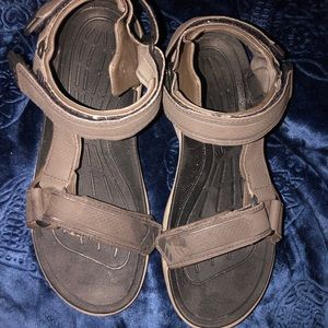 Teva Strata Universal sandals size 10 mens